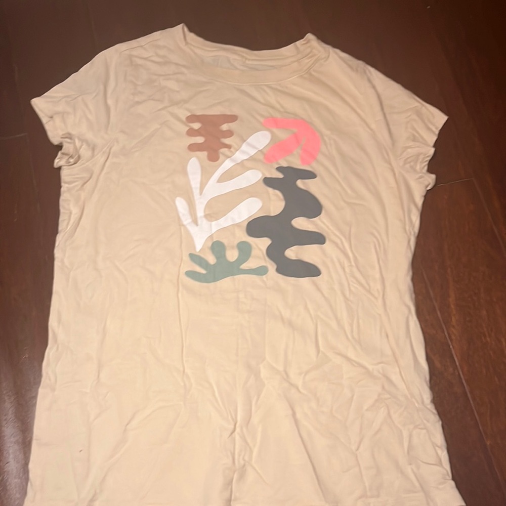 Universal Thread Abstract Tee